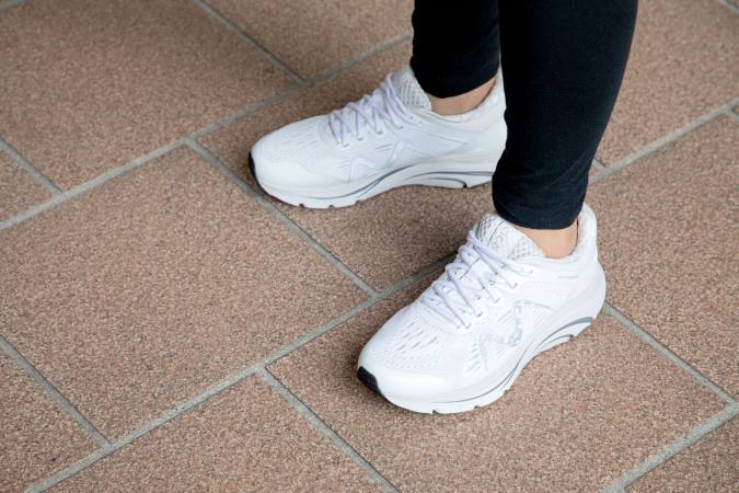MBT N6ZJ100 zapatos para correr blanco mujer 2000